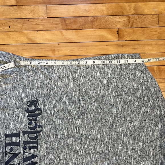 NWT University of New Hampshire Top - Picture 13 of 16